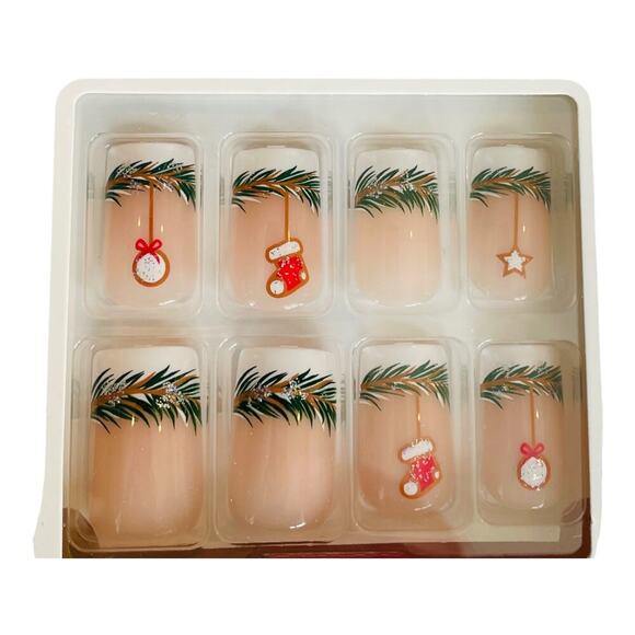 Kiss Voguish Fantasy Press on Holiday Nails One Box - Picture 2 of 2